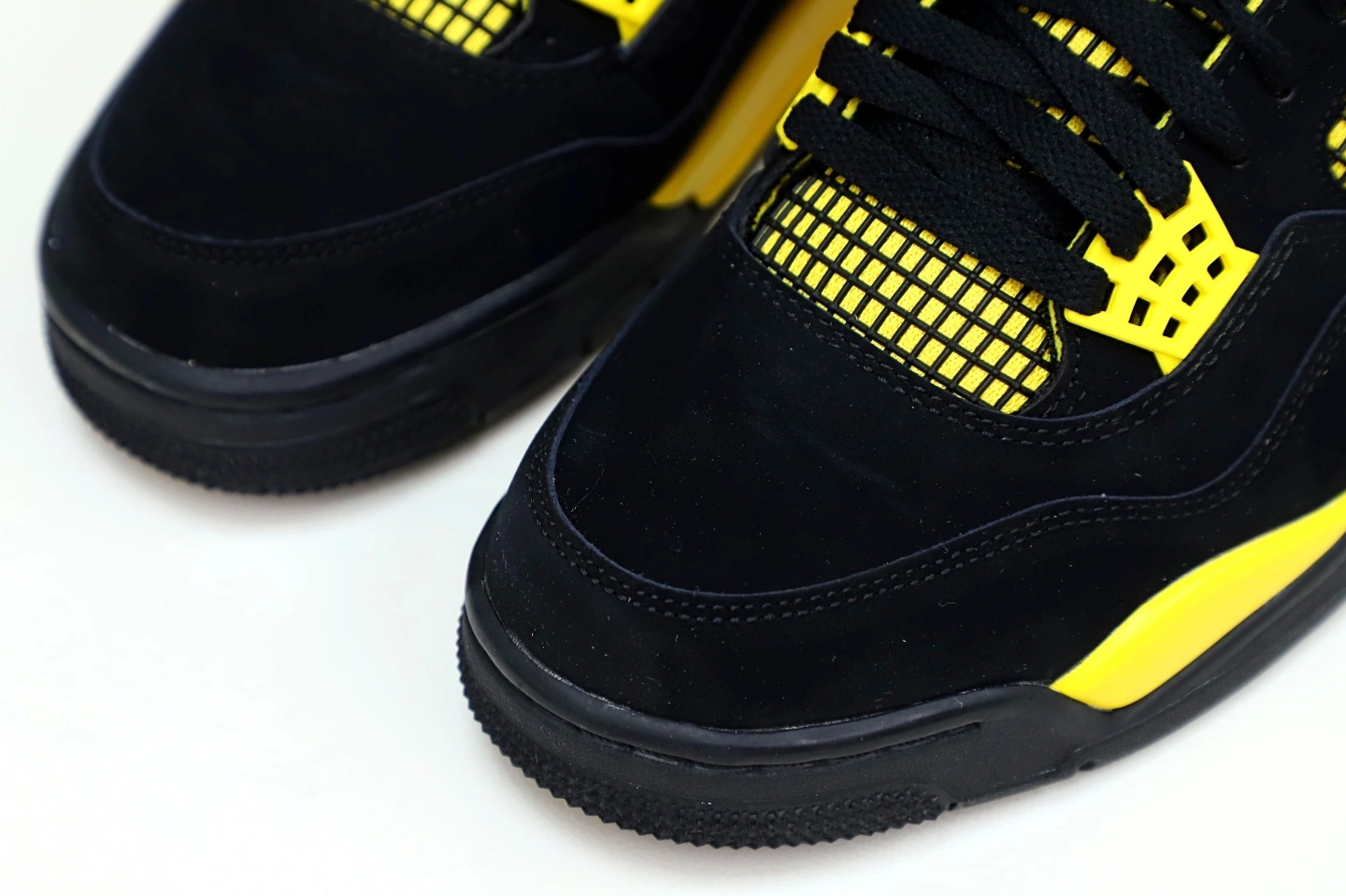 2023  Jordan Air Jordan4 thunder 0827